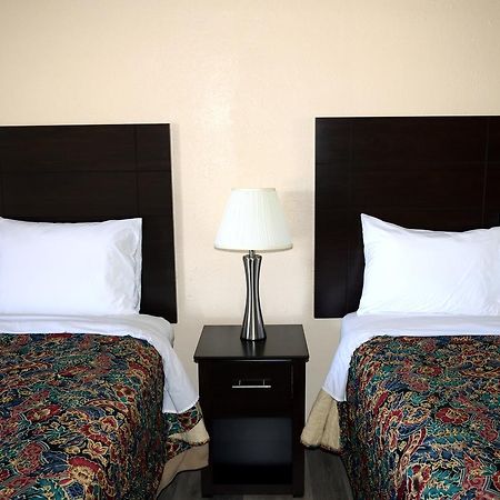 Red Carpet Inn Battleboro Экстерьер фото