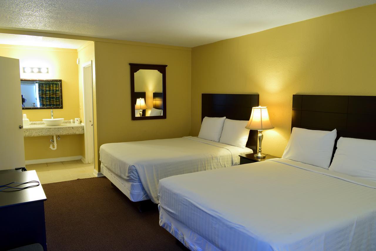 Red Carpet Inn Battleboro Экстерьер фото